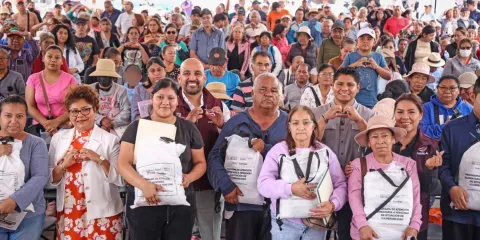 Acercan apoyos alimentarios a familias de Cuautlancingo