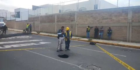 Agua de Puebla atiende hundimiento en avenida Cúmulo de Virgo