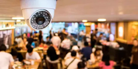 Restaurantes de Puebla refuerzan cámaras ante riesgo de asaltos