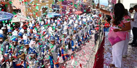 Encabezó Tonantzin Fernández el desfile del 16 de septiembre con más de 6 mil participantes