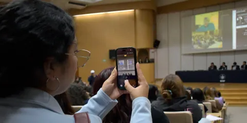 Dicta conferencia magistral el politólogo Robert Keohane a estudiantes de la BUAP