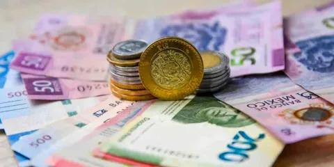 Fitch ve riesgos en meta fiscal de México para 2027
