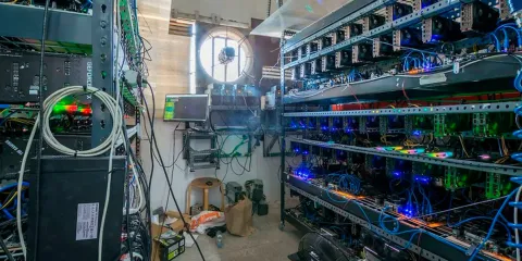 Investigan al Ayuntamiento de Tlaola por granja de criptominería