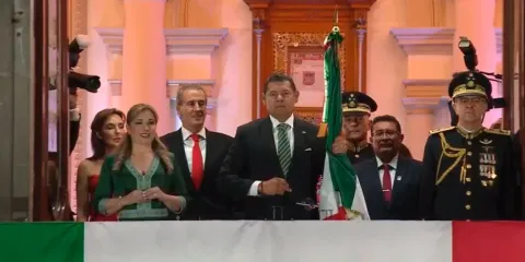 Madres buscadoras y Sheinbaum, incluidas en la arenga de Independencia de Armenta 