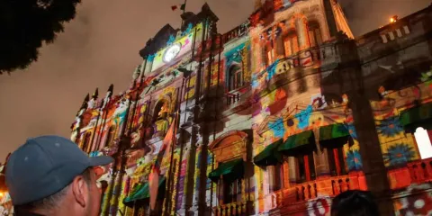 Invita Pepe Chedraui a disfrutar videomapping monumental por Fiestas Patrias