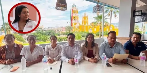Renuncian regidores y síndico de Acatlán; exigen investigar a edil