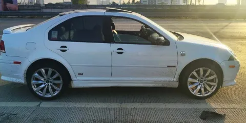 Recuperan auto con reporte de robo tras persecución en Cuautlancingo