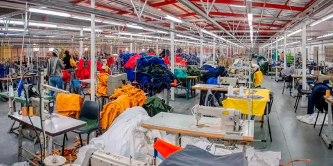 Textil de Puebla y Tlaxcala frena despidos, pero sigue bajo presión