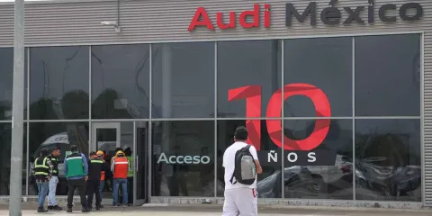 Audi programa jornadas especiales y pago al 200% en su planta de Puebla