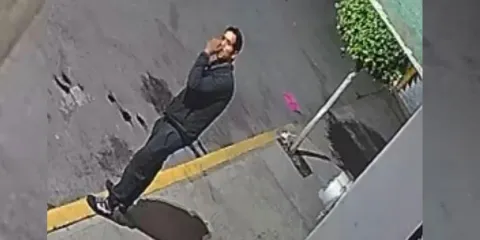 Si atrapan a este RATA en Texmelucan, vecinos le darán una golpiza  