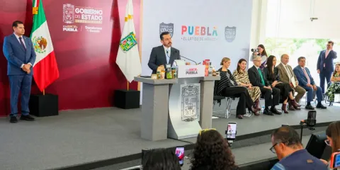 Fundación Jenkins respalda sistema de transporte por cable con donación de predio en Xonaca