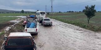 Se desbordó el río Valiente y provocó inundaciones en la zona de Tlachichuca