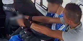 Asaltante que amenazó con "volar" la cara a pasajeros de transporte público en Naucalpan fue detenido