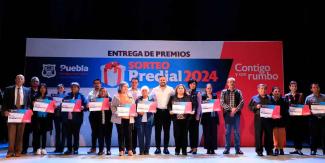 Cabildo de Puebla entrega cheques a ganadores del Sorteo Predial 2024