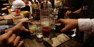 Congreso y gobernador pidieron a empresarios cumplir nuevas reglas para venta de alcohol