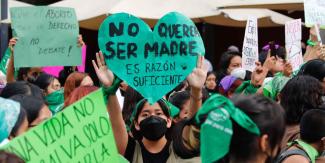 Médicos impulsan despenalización del aborto en Puebla