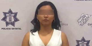 Mujer en detenida con droga en Tehuacán