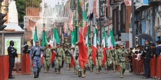 Poblanos disfrutaron el desfile cívico militar por la Independencia de México 