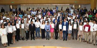 245 egresados BUAP reciben el premio ceneval al Desempeño de Excelencia EGEL