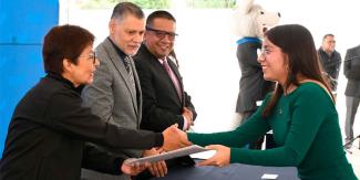 Entregó Lilia Cedillo Diploma BI a egresados del Bachillerato Internacional 5 de Mayo