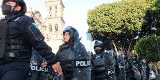 Mil 700 mujeres combaten a criminales desde las filas policiales de Puebla