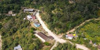 Habitantes de Tenohuatlán, Huauchinango, recibieron obras sanitarias y pavimentación