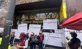 Van por extinción de dominio de plaza de Izazaga, destruyen artículos pirata chinos