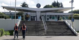 Huelga en VW Alemania contra cierre de plantas y recorte a pensiones 