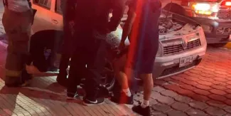 Incendian camioneta en Tehuacán; investigan posible ataque intencional
