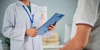 Cumpliste 50 años: estos son los chequeos médicos que no debes ignorar