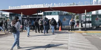 Armenta pide a la BUAP no dejar estudiantes rechazados y abrir más espacios