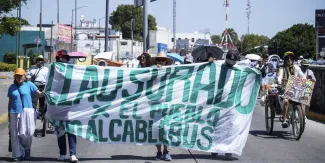 Vecinos, activistas y ciclistas marcharon contra el proyecto Cablebús