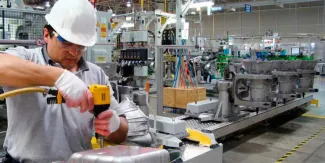 Industria de Puebla cae 0.9% en abril; construcción crece 22%