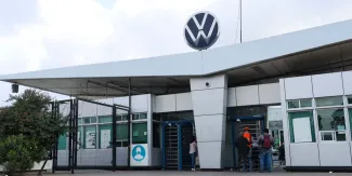 Prolongan tres días más las negociaciones salariales entre VW y Sindicato para evitar huelga