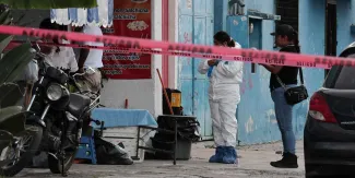 Ataque directo contra pareja deja un muerto y una mujer herida en Puebla