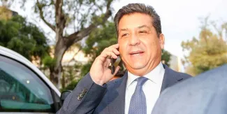 Cabeza de Vaca se destapa a la presidencia para 2030 con orden de aprehensión vigente