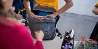 Congreso de Puebla va por “Ley Mochila” ante consumo de drogas entre menores