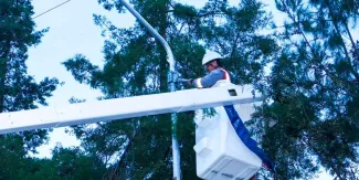 Entrega Gobierno de Pepe Chedraui modernización de 143 luminarias en la México 83