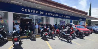 Miedo a perder la línea telefónica provoca aglomeraciones en Texmelucan