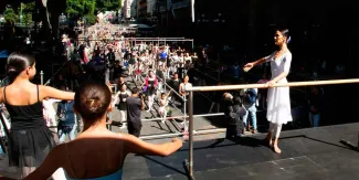 Lleva Gobierno de Pepe Chedraui clase magistral gratuita con Elisa Carrillo al Zócalo capitalino