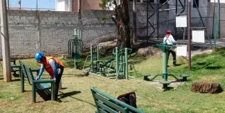 Mantiene Pepe Chedraui poda y chapeo en parques y áreas verdes