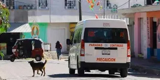 Edil auxiliar de Tepeaca opera transporte pirata y bloquea al transporte legal  