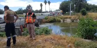 Rescatan a hombre que cayó al Canal de Valsequillo en Tecamachalco