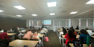 UPAEP regula celulares e inteligencia artificial en sus aulas