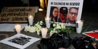 Tensión entre medios y poder