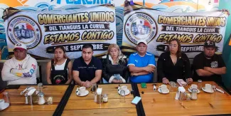Comerciantes denuncian amenazas y cobros excesivos en tianguis La Curva