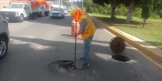 Agua de Puebla atiende reporte de hundimiento en avenida Cúmulo de Virgo