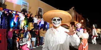 Atlixco se llena de tradición y color, Ariadna Ayala invitó al Desfile de Calaveras 2026