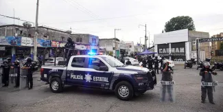 Operativo en la 46 Poniente deja 10 detenidos y vehículos asegurados
