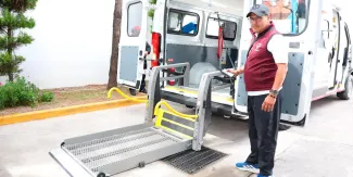 Con donación del SNDIF, Ceci Arellano y SEDIF entregan cuatro unidades adaptadas